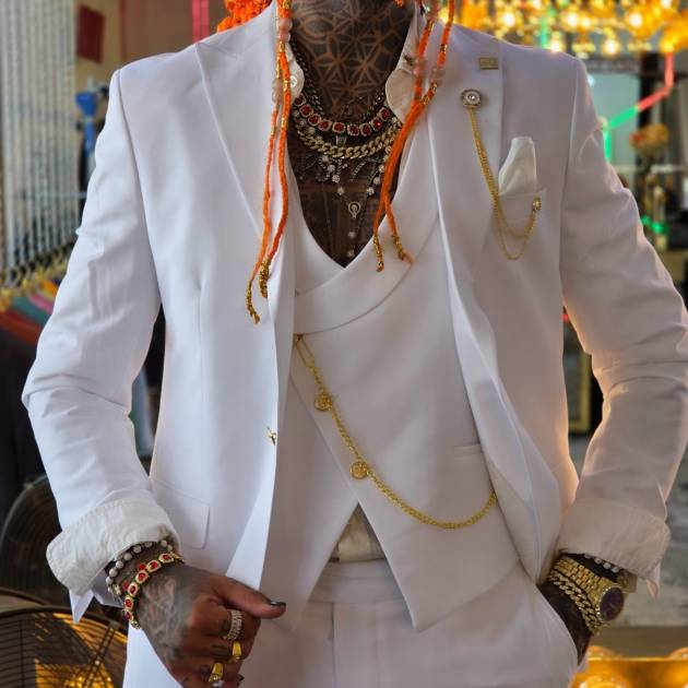 FATO BRANCO C\COLETE